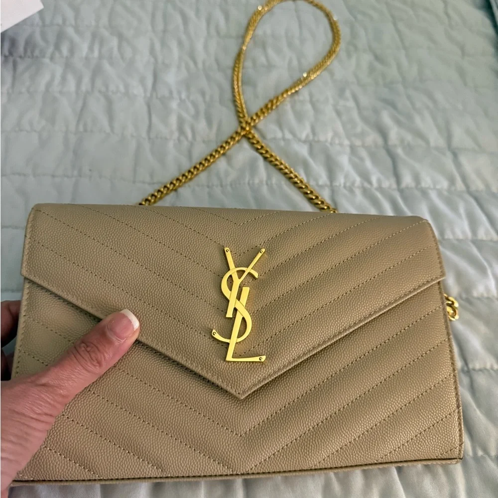 Saint Laurent Tan Quilted Clutch with Gold Logo - Picture 4 of 8